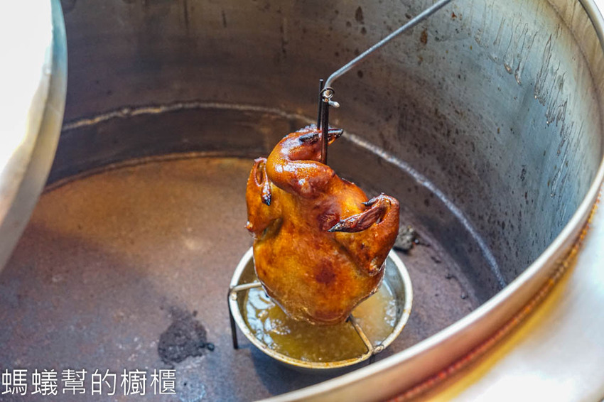 阿東窯烤雞(竹山店) | 南投旅遊必吃美食！竹山紫南宮附近美食，超多汁窯烤雞甕缸雞！ - 螞蟻幫的櫥櫃