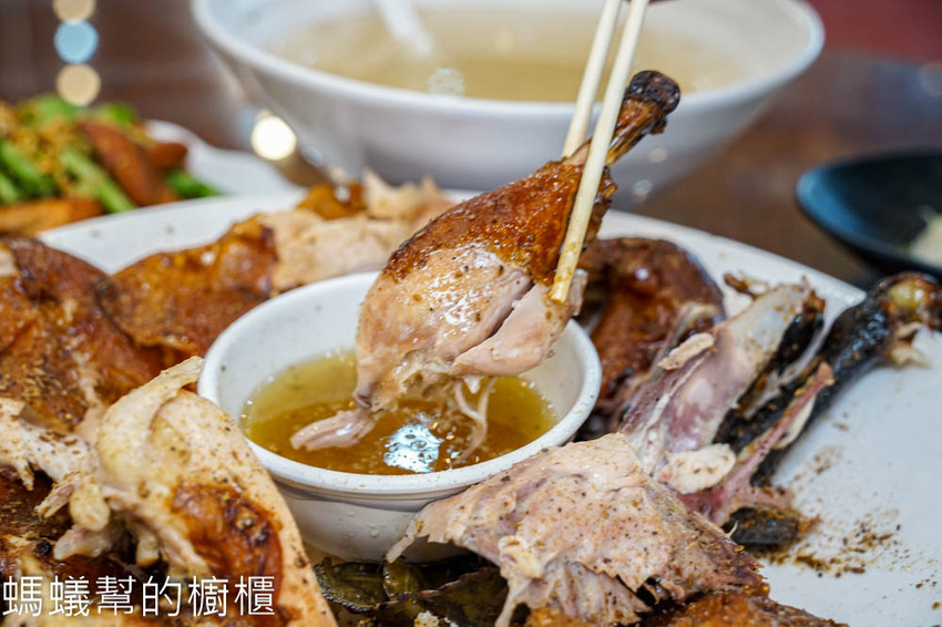 阿東窯烤雞(竹山店) | 南投旅遊必吃美食！竹山紫南宮附近美食，超多汁窯烤雞甕缸雞！ - 螞蟻幫的櫥櫃