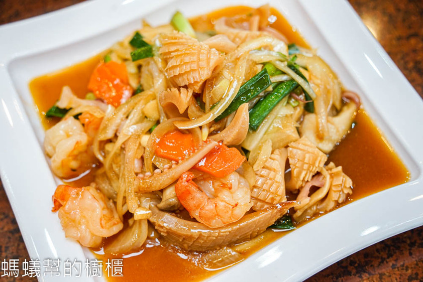 阿東窯烤雞(竹山店) | 南投旅遊必吃美食！竹山紫南宮附近美食，超多汁窯烤雞甕缸雞！ - 螞蟻幫的櫥櫃