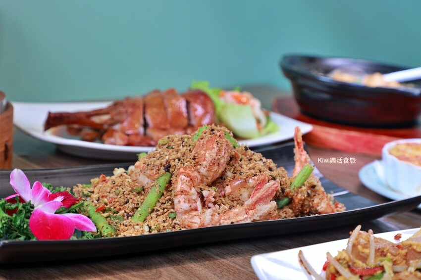 彰化縣員林市八玖鼎港式飲茶員林店｜彰化員林港式料理好道地，港式燒賣小點推車穿梭座位間，超過100道港式料理任選平價