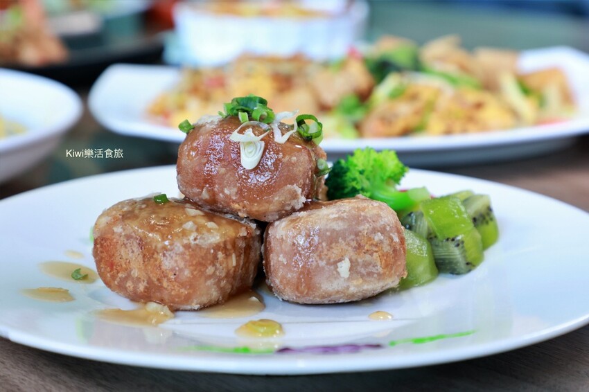 彰化縣員林市八玖鼎港式飲茶員林店｜彰化員林港式料理好道地，港式燒賣小點推車穿梭座位間，超過100道港式料理任選平價