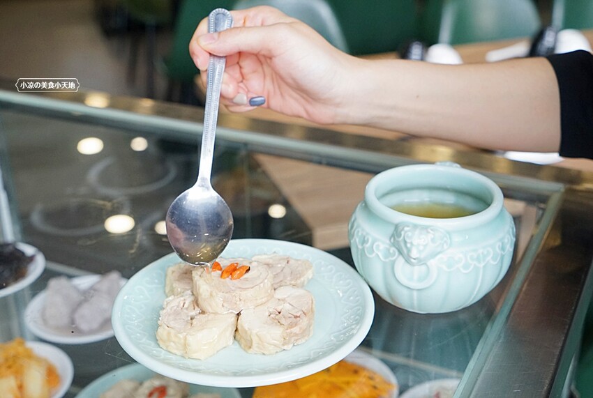 彰化員林驚見港點推車，超過百道美味小點熱炒，還有蒜香炸子雞、廣東炒麵、黃金流沙包，經典重現(寵物友善、附停車場) 