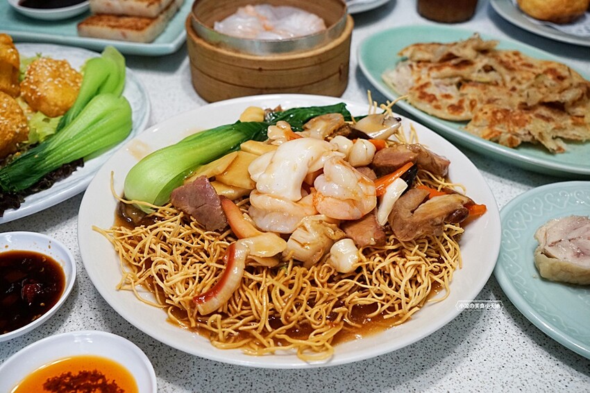 彰化員林驚見港點推車，超過百道美味小點熱炒，還有蒜香炸子雞、廣東炒麵、黃金流沙包，經典重現(寵物友善、附停車場) 