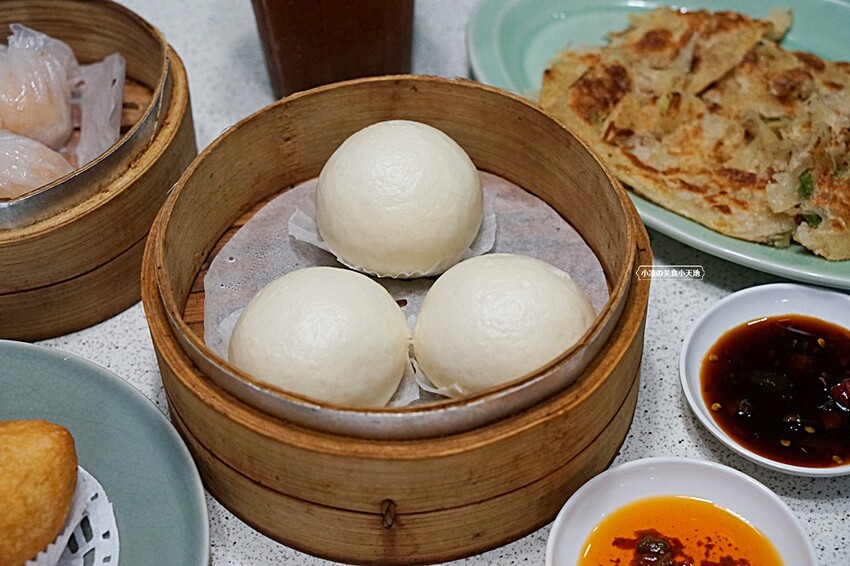 彰化員林驚見港點推車，超過百道美味小點熱炒，還有蒜香炸子雞、廣東炒麵、黃金流沙包，經典重現(寵物友善、附停車場) 