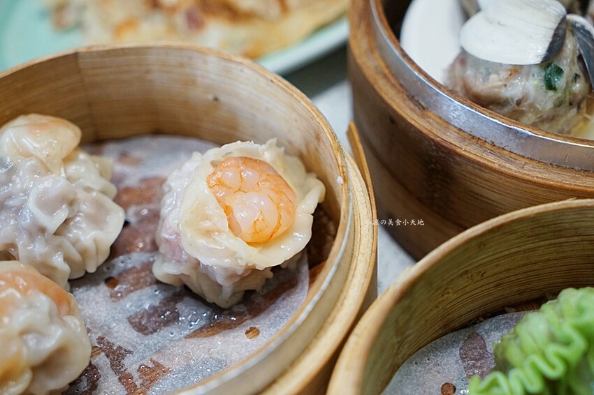 彰化員林驚見港點推車，超過百道美味小點熱炒，還有蒜香炸子雞、廣東炒麵、黃金流沙包，經典重現(寵物友善、附停車場) 
