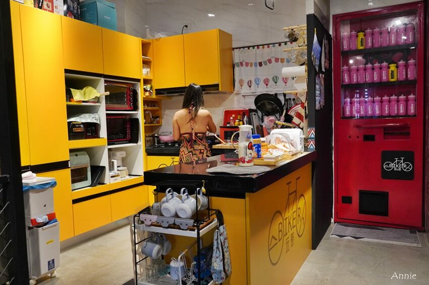 澎湖最美背包民宿 『玩聚 Biker背包民宿』單人入住、包棟皆適宜 客製化接機推薦遊程 - 安妮的天空