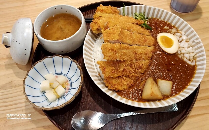 前鎮美食 龝田熟成咖哩 藏身在廣西路上日式宿舍改良後的咖哩專賣店