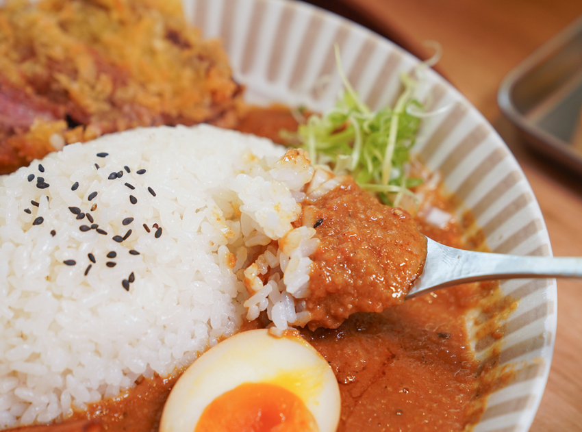 [高雄]龝田熟成咖哩-迷人日式老宿舍變身復古日式咖哩店!廣西桂林聚落超夯美食 @美食好芃友