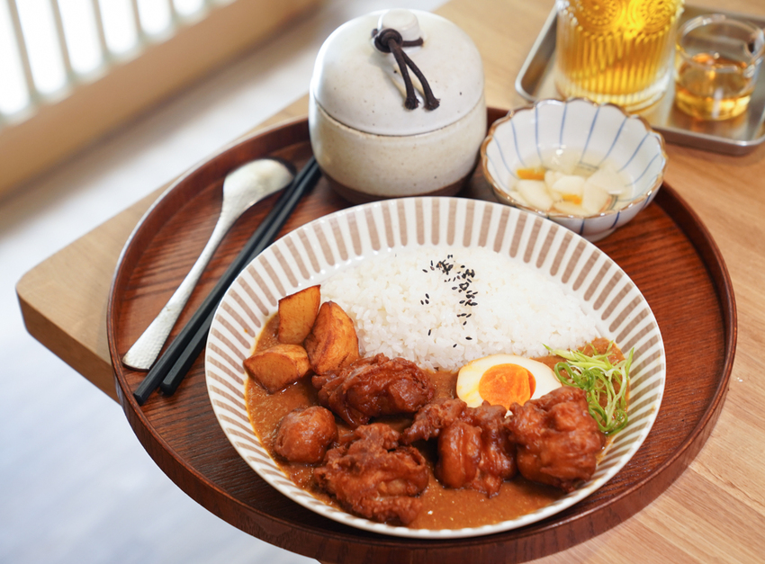 [高雄]龝田熟成咖哩-迷人日式老宿舍變身復古日式咖哩店!廣西桂林聚落超夯美食 @美食好芃友