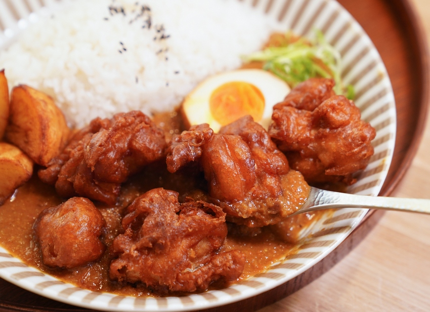 [高雄]龝田熟成咖哩-迷人日式老宿舍變身復古日式咖哩店!廣西桂林聚落超夯美食 @美食好芃友