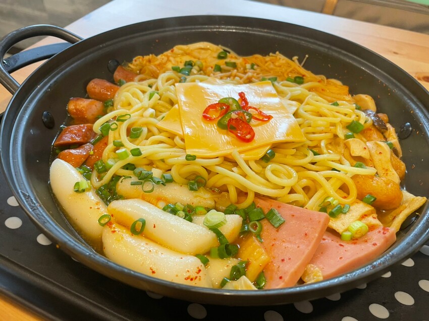 Zesty樂亭韓鍋｜台中美食 🏵 疫情中綻放的新韓式 我從外送吃到店裡去 🏵