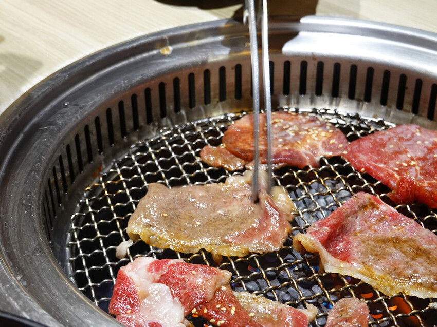 新北市永和區新北永和—有之和牛 鍋物放題｜千元澳洲和牛吃到飽 還有近百種自助吧任你吃｜頂溪、永和耕莘醫院