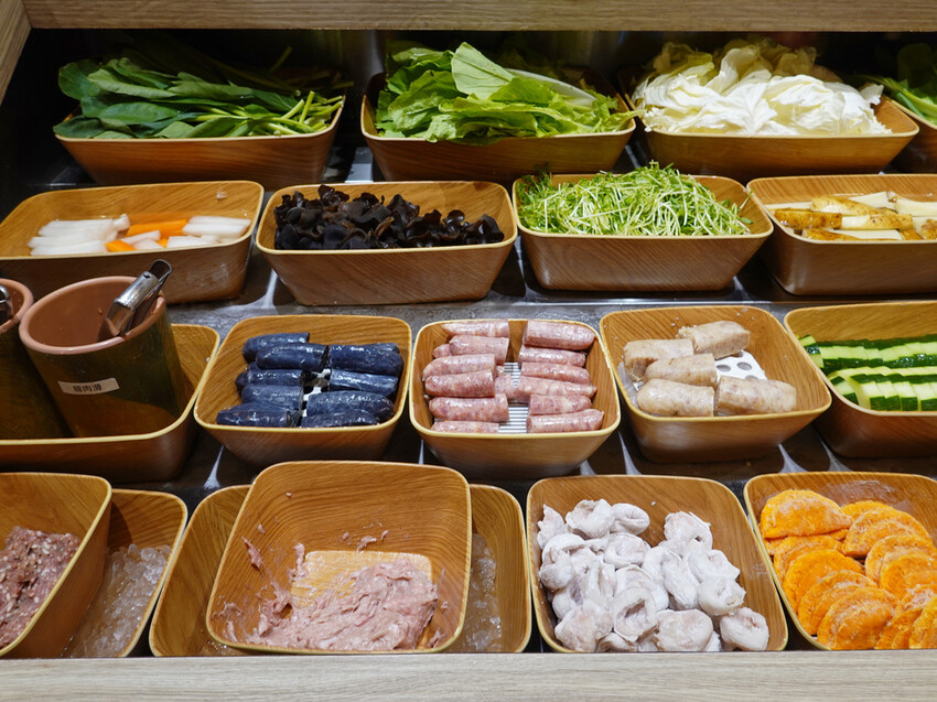 新北市永和區新北永和—有之和牛 鍋物放題｜千元澳洲和牛吃到飽 還有近百種自助吧任你吃｜頂溪、永和耕莘醫院