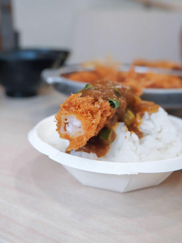 [台中北區] 京厚屋｜一中商圈高cp值日式炸豬排定食專賣｜限量京厚雞白湯、關東煮、飲品、霜淇淋自助吧吃到飽｜3種小菜隨意吃｜內附完整菜單 - 萍姐愛分享