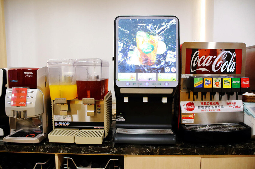 京厚屋-台中一中店，一中商圈高CP值日式炸豬排定食專賣，自助