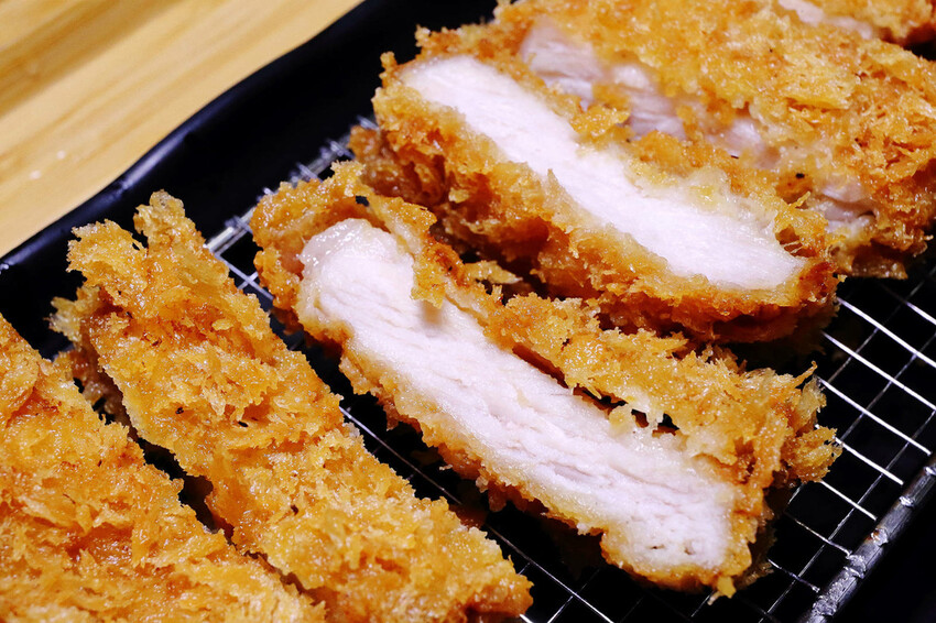 京厚屋-台中一中店，一中商圈高CP值日式炸豬排定食專賣，自助