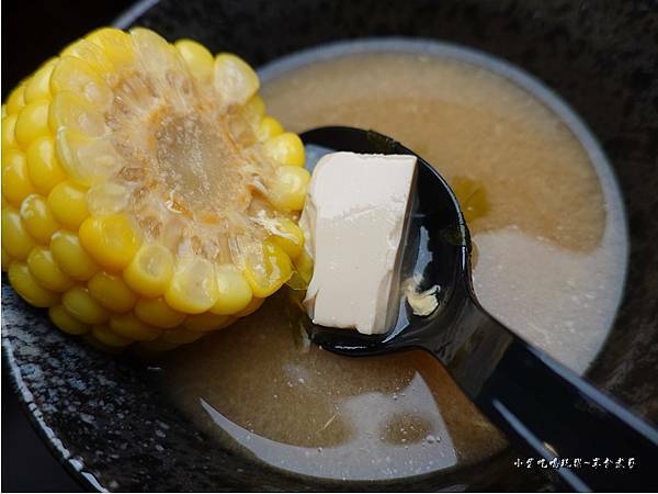 玉米味噌豆腐湯-渣女和牛燒肉燥飯餐酒館 (2).jpg