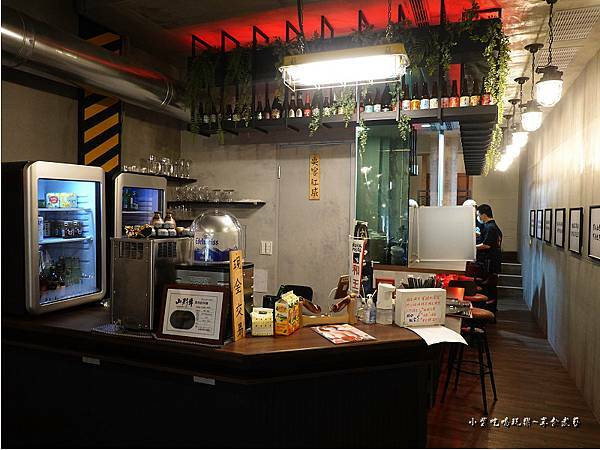 一樓用餐區-渣女和牛燒肉燥飯餐酒館 (2).jpg