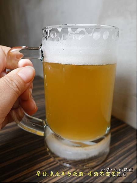 雪絨花小麥白啤-渣女和牛燒肉燥飯餐酒館 (2).jpg