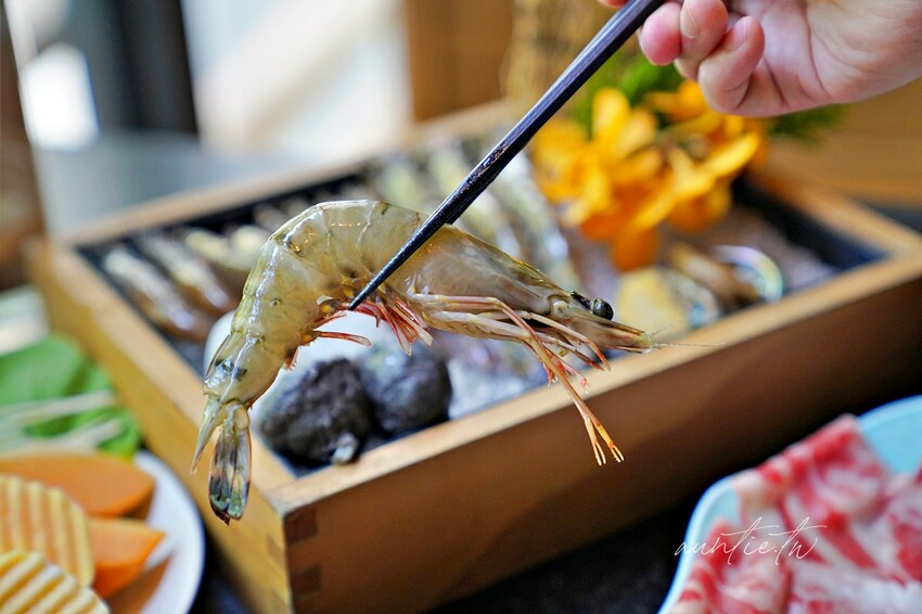 【台中】文心森林公園站｜昭日堂 鍋煮，帕瑪森起司豚燒豆乳鍋，日本A5和牛羽下，台中必吃火鍋推薦