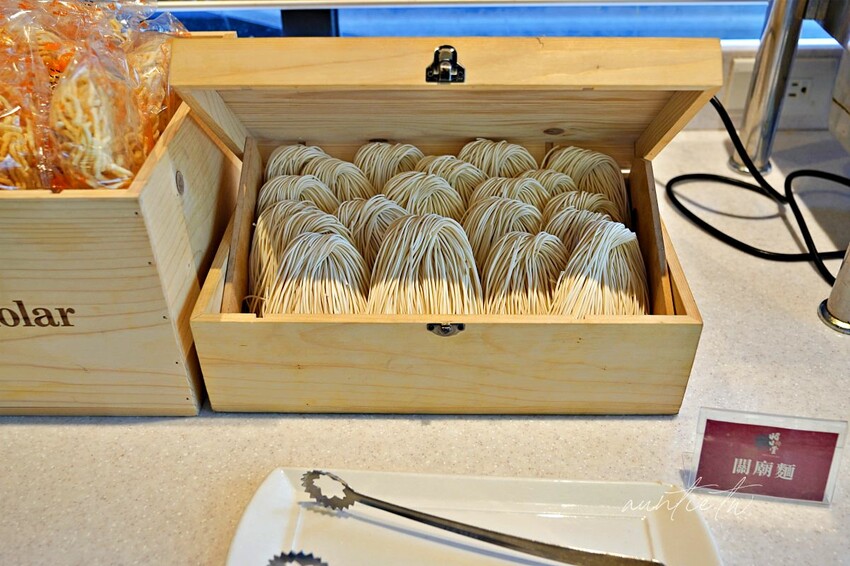 【台中】文心森林公園站｜昭日堂 鍋煮，帕瑪森起司豚燒豆乳鍋，日本A5和牛羽下，台中必吃火鍋推薦