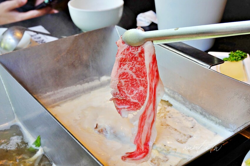 【台中】文心森林公園站｜昭日堂 鍋煮，帕瑪森起司豚燒豆乳鍋，日本A5和牛羽下，台中必吃火鍋推薦