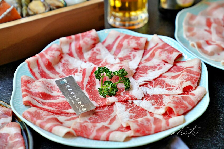 【台中】文心森林公園站｜昭日堂 鍋煮，帕瑪森起司豚燒豆乳鍋，日本A5和牛羽下，台中必吃火鍋推薦