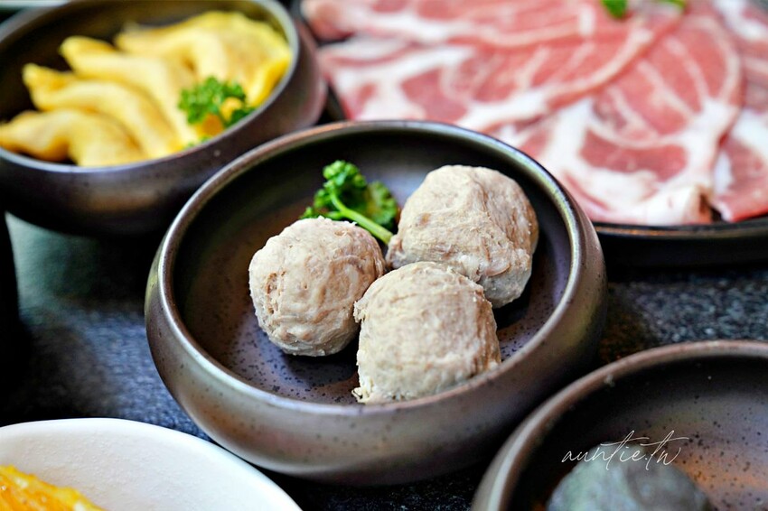 【台中】文心森林公園站｜昭日堂 鍋煮，帕瑪森起司豚燒豆乳鍋，日本A5和牛羽下，台中必吃火鍋推薦