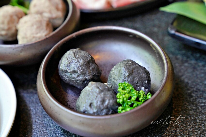 【台中】文心森林公園站｜昭日堂 鍋煮，帕瑪森起司豚燒豆乳鍋，日本A5和牛羽下，台中必吃火鍋推薦