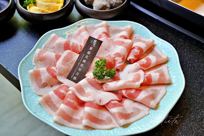 【台中】文心森林公園站｜昭日堂 鍋煮，帕瑪森起司豚燒豆乳鍋，日本A5和牛羽下，台中必吃火鍋推薦