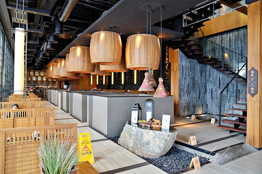 【台中】文心森林公園站｜昭日堂 鍋煮，帕瑪森起司豚燒豆乳鍋，日本A5和牛羽下，台中必吃火鍋推薦