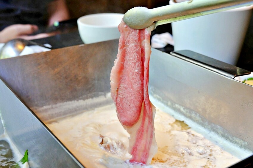 【台中】文心森林公園站｜昭日堂 鍋煮，帕瑪森起司豚燒豆乳鍋，日本A5和牛羽下，台中必吃火鍋推薦