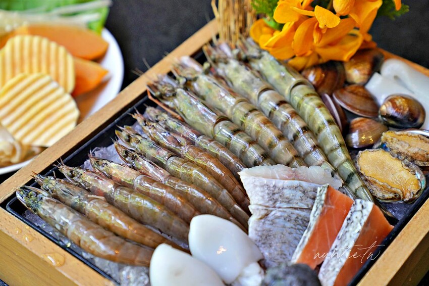 【台中】文心森林公園站｜昭日堂 鍋煮，帕瑪森起司豚燒豆乳鍋，日本A5和牛羽下，台中必吃火鍋推薦