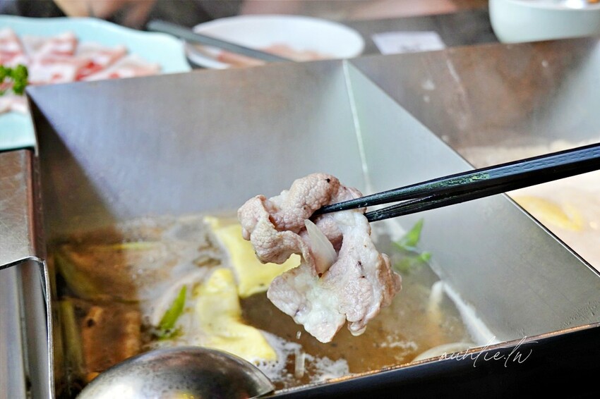 【台中】文心森林公園站｜昭日堂 鍋煮，帕瑪森起司豚燒豆乳鍋，日本A5和牛羽下，台中必吃火鍋推薦