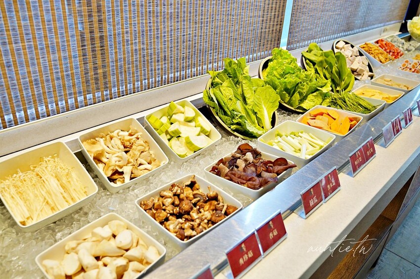 【台中】文心森林公園站｜昭日堂 鍋煮，帕瑪森起司豚燒豆乳鍋，日本A5和牛羽下，台中必吃火鍋推薦