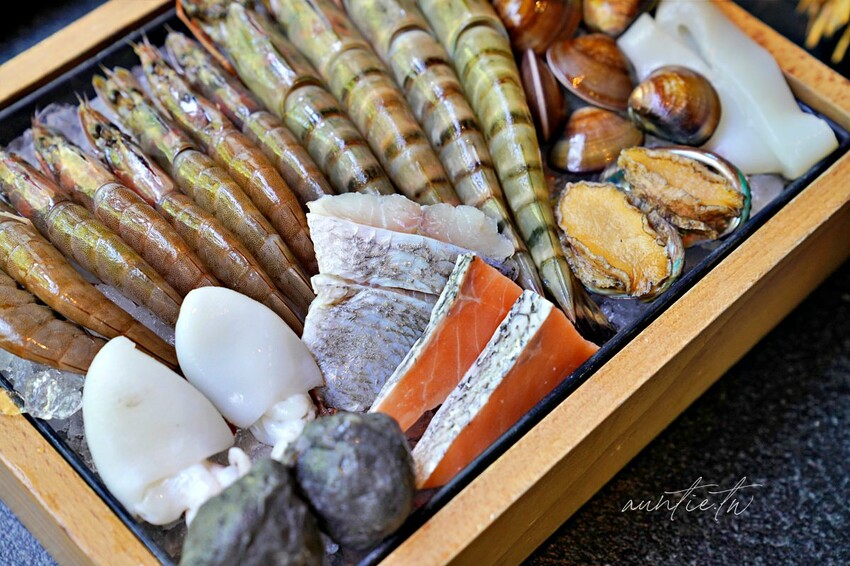 【台中】文心森林公園站｜昭日堂 鍋煮，帕瑪森起司豚燒豆乳鍋，日本A5和牛羽下，台中必吃火鍋推薦