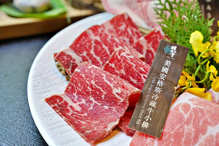 【台中】文心森林公園站｜昭日堂 鍋煮，帕瑪森起司豚燒豆乳鍋，日本A5和牛羽下，台中必吃火鍋推薦