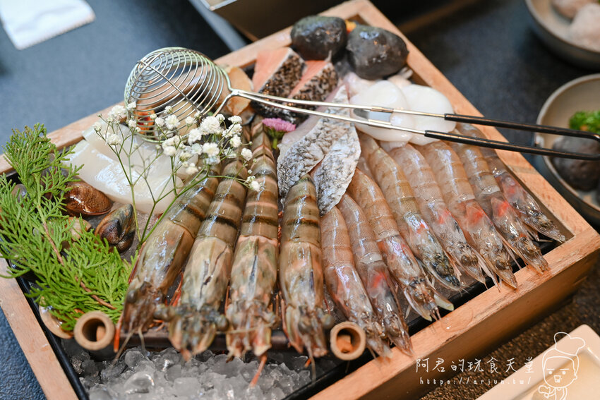 【台中】昭日堂鍋煮|絕世雙人海陸蝦盛合,不只吃到澎湃海鮮還能吃到澳洲和牛,而且吃超飽! » 阿君的玩食天堂