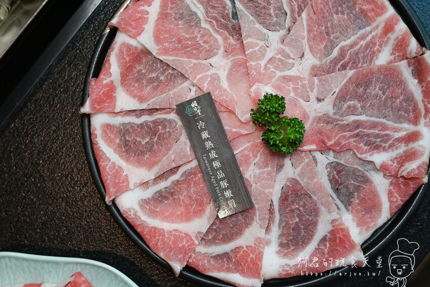 【台中】昭日堂鍋煮|絕世雙人海陸蝦盛合,不只吃到澎湃海鮮還能吃到澳洲和牛,而且吃超飽! » 阿君的玩食天堂