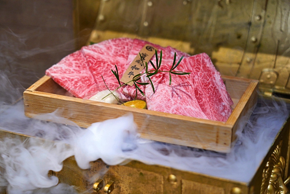 台中個人燒肉居酒屋!燒肉69元起,小菜免費續,不到400元爽吃雞豬牛