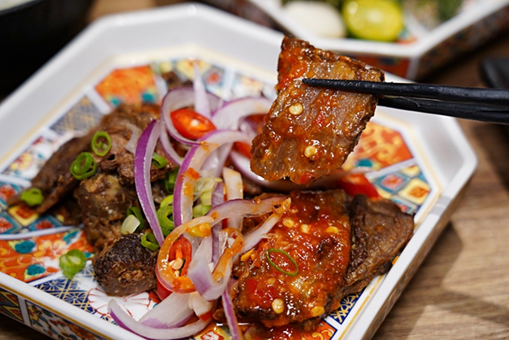 台中個人燒肉居酒屋!燒肉69元起,小菜免費續,不到400元爽吃雞豬牛