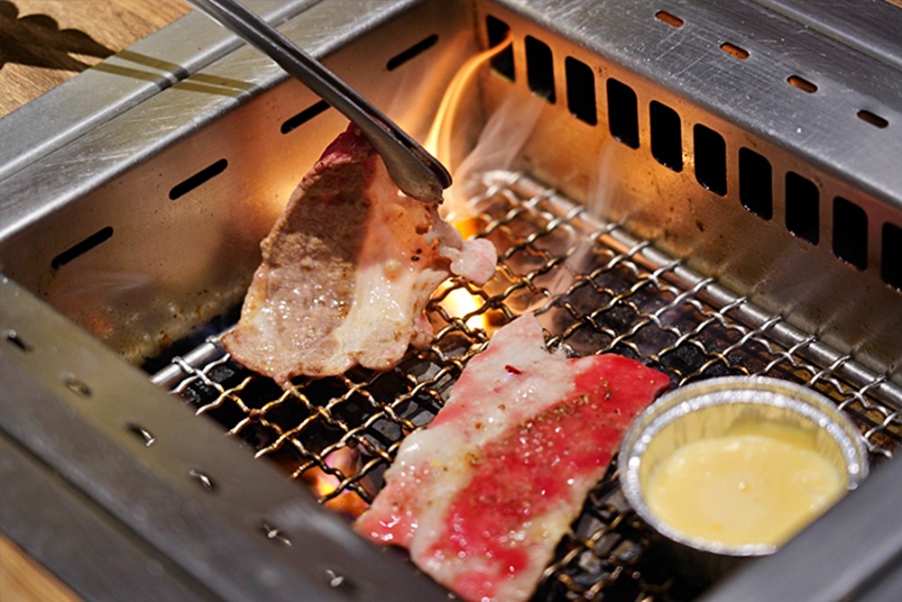 台中個人燒肉居酒屋!燒肉69元起,小菜免費續,不到400元爽吃雞豬牛