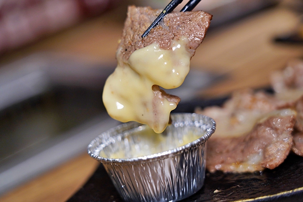 台中個人燒肉居酒屋!燒肉69元起,小菜免費續,不到400元爽吃雞豬牛