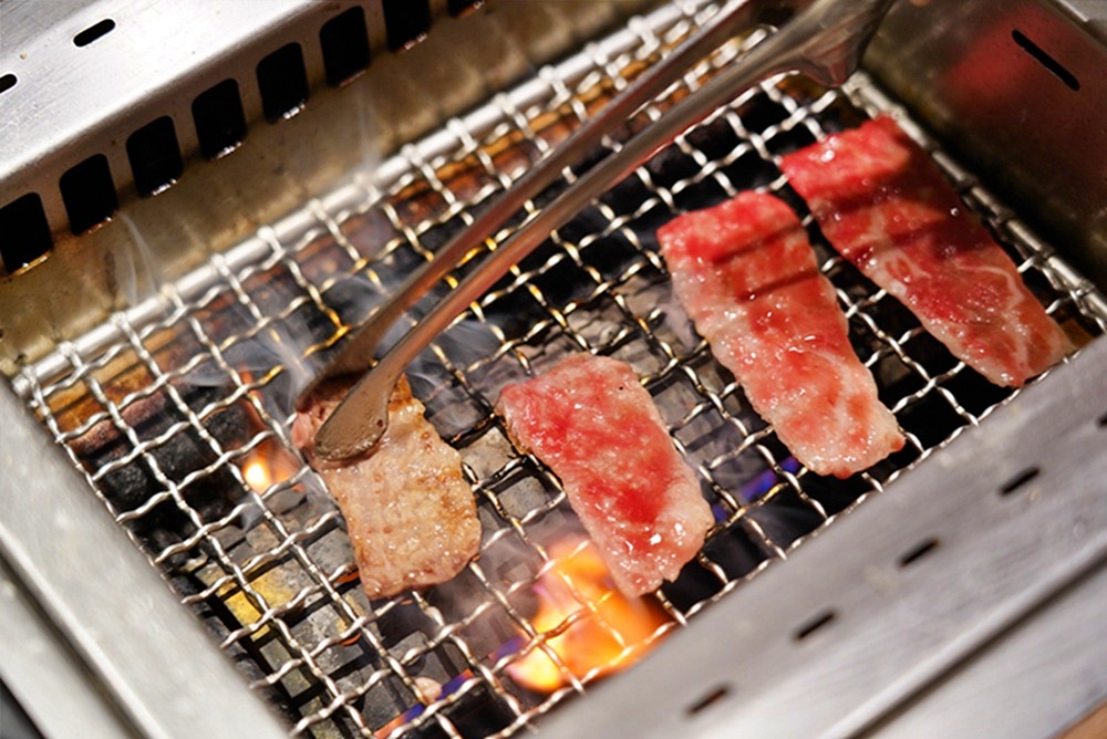 台中個人燒肉居酒屋!燒肉69元起,小菜免費續,不到400元爽吃雞豬牛