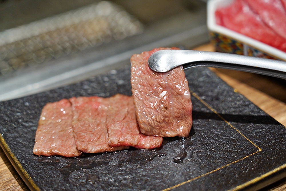 台中個人燒肉居酒屋!燒肉69元起,小菜免費續,不到400元爽吃雞豬牛