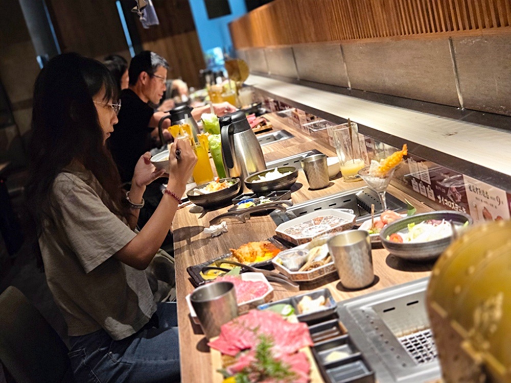 台中個人燒肉居酒屋!燒肉69元起,小菜免費續,不到400元爽吃雞豬牛