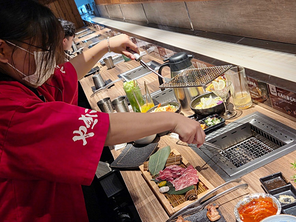 台中個人燒肉居酒屋!燒肉69元起,小菜免費續,不到400元爽吃雞豬牛