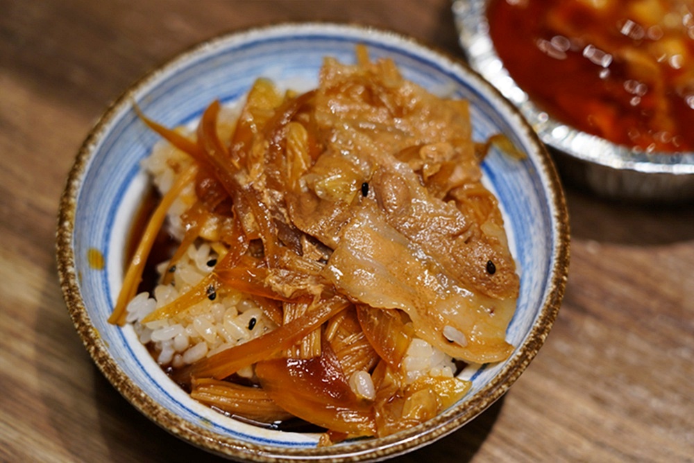 台中個人燒肉居酒屋!燒肉69元起,小菜免費續,不到400元爽吃雞豬牛