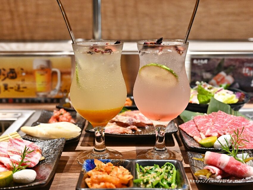 札卡燒肉│全台第一間輸送帶燒肉店就在台中，營業至凌晨兩點，主打個人燒肉套餐，最低只要620元起～