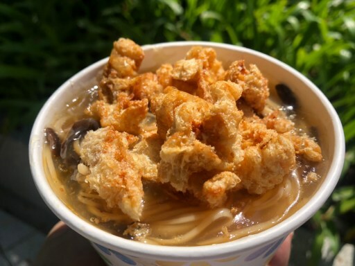 蘆洲食記｜原蘆洲永康公園素食麵線：排隊人潮不斷不是沒有原因